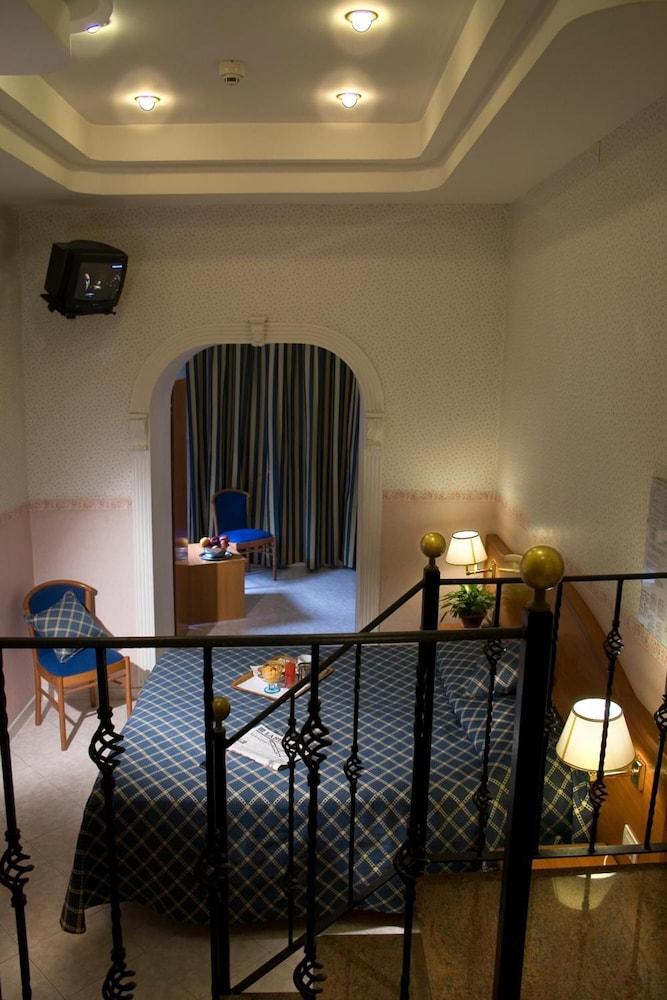 Hotel Delle Muse Rome Bilik gambar